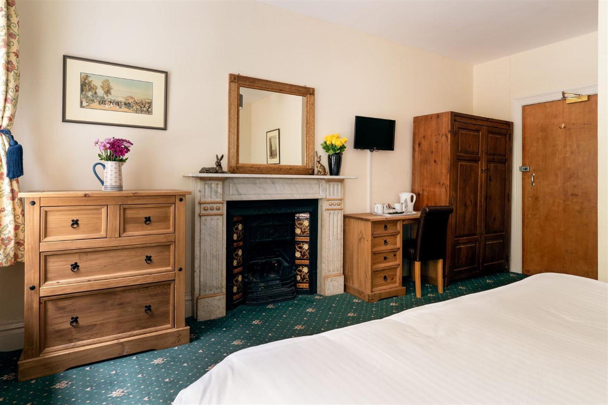 The Old Ship Aground Hotel Minehead Room photo